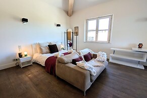 Wine Estate 20m Pool and Cinema
