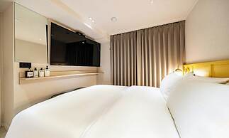 Sinchon APL Hotel
