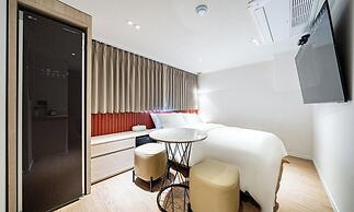 Sinchon APL Hotel