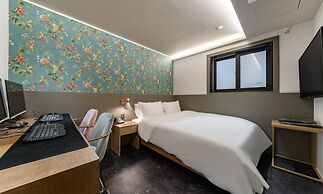 No. 25 Hotel Sinchon