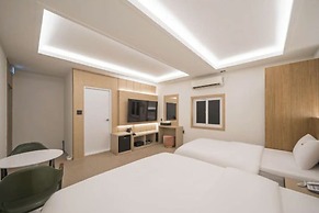 DEUMEU HOTEL