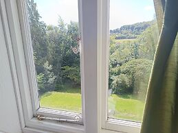 Monkton Wyld Court