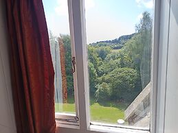 Monkton Wyld Court