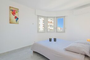 222 - L Azur in Cannes