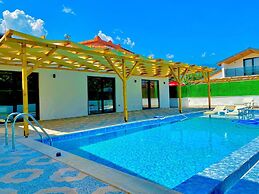 Kent Villas Heated Pool Villas