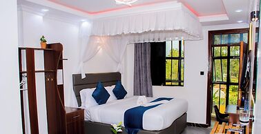The Grand Brystal Hotel