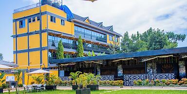 The Grand Brystal Hotel