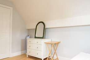 Riverside GEM 6BR With River View NR City Centre