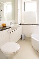 Riverside GEM 6BR With River View NR City Centre