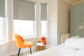 Riverside GEM 6BR With River View NR City Centre