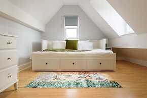 Riverside GEM 6BR With River View NR City Centre