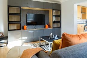 Riverside GEM 6BR With River View NR City Centre