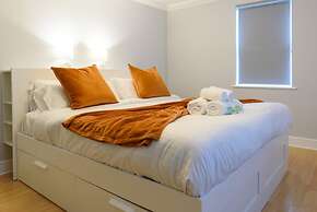 Riverside GEM 6BR With River View NR City Centre