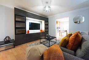 Riverside GEM 6BR With River View NR City Centre