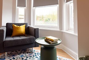 Riverside GEM 6BR With River View NR City Centre