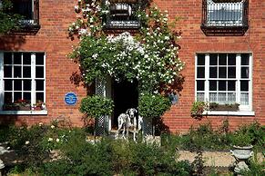 Observatory House 9BR NR Universal With Pool