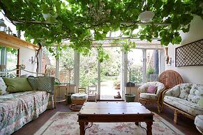 Observatory House 9BR NR Universal With Pool