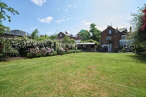 Observatory House 9BR NR Universal With Pool