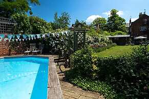 Observatory House 9BR NR Universal With Pool