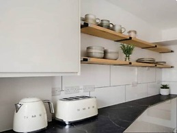 Heathfield Garden Retreat