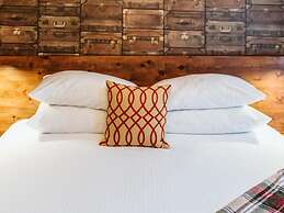 The Grove Hotel