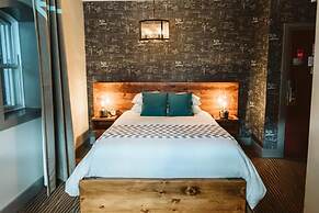 The Grove Hotel