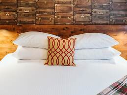The Grove Hotel