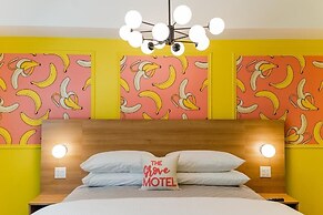 The Grove Motel