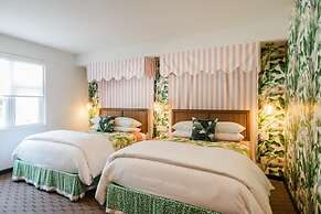 The Grove Motel