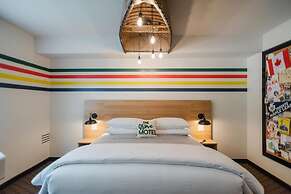The Grove Motel