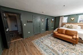 The Inn at Fireside Tavern Sherborn
