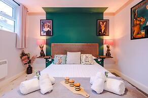Stunning City Centre Home Perfect For Couples