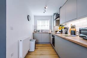 New Stunning Flat Perfect for Business Sleeps 3