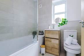 New Stunning Flat Perfect for Business Sleeps 3