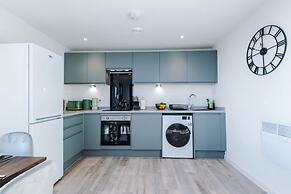 Stunning 2-bed Flat Amazing Location Sleeps 4