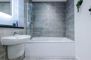 Stunning 2-bed Flat Amazing Location Sleeps 4