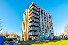 Stunning 2-bed Flat Amazing Location Sleeps 4