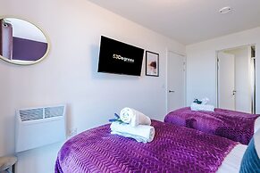 Stunning 2-bed Flat Amazing Location Sleeps 4