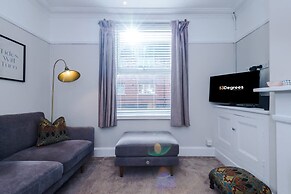 NEW Spacious Stylish Home City Centre Sleep 4