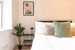 Stylish Flat Ideal for Business Long-term Stays