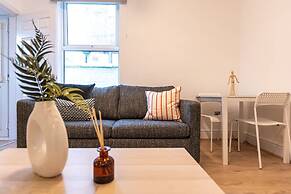 Stylish Flat Ideal for Business Long-term Stays