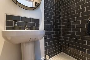 Stylish Flat Ideal for Business Long-term Stays