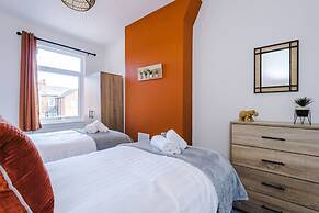Ideal for Contractors Long Term Stays Sleeps 8