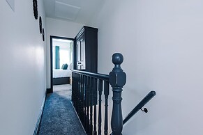 Ideal for Contractors Long Term Stays Sleeps 8