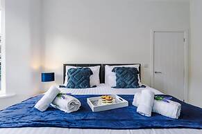Ideal for Contractors Long Term Stays Sleeps 8