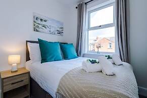 Ideal for Contractors Long Term Stays Sleeps 8