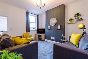 Ideal for Contractors Long Term Stays Sleeps 8