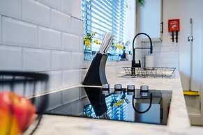 Ideal for Contractors Long Term Stays Sleeps 8