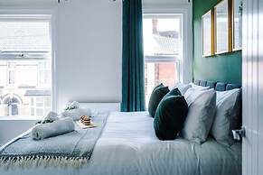 Ideal for Contractors Long Term Stays Sleeps 8