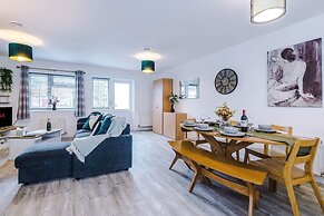 Spacious House Incredible Location Free Parking